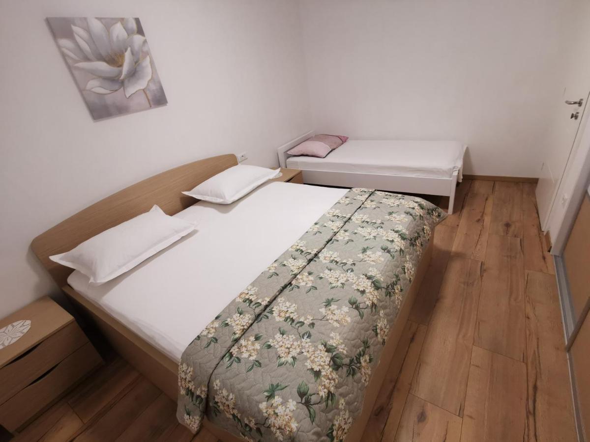 Apartman Marel Žrnovnica Esterno foto